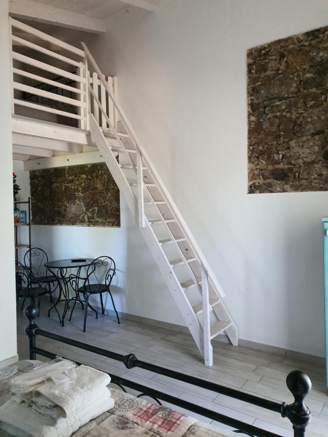קאסטלסארדו Janas Country House מראה חיצוני תמונה