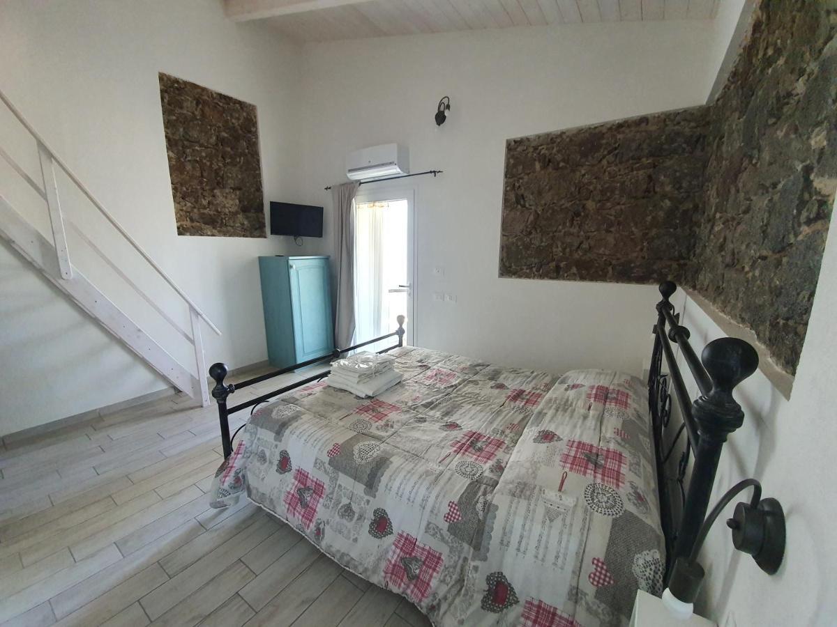 קאסטלסארדו Janas Country House מראה חיצוני תמונה